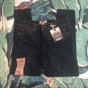 NWT Democracy Ab technology jeggings